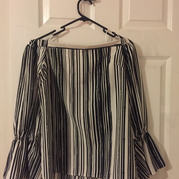 Rodeo Show Off The Shoulder Top - Picture 2 of 3